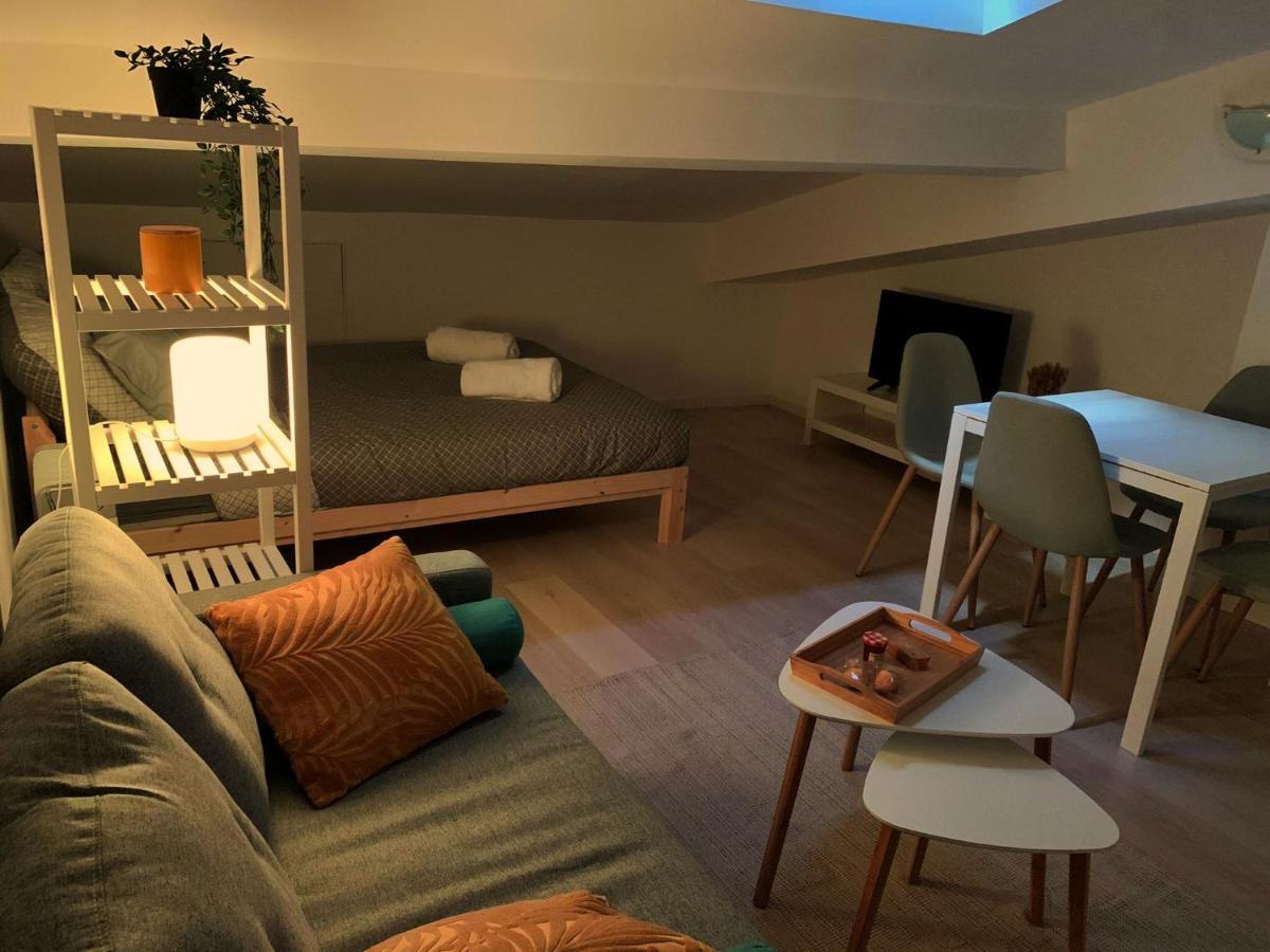 Studio Avec Lumiere D'Ambiance - Proche Victoire Apartamento Burdeos Exterior foto