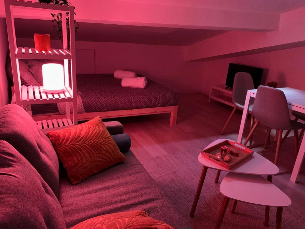 Studio Avec Lumiere D'Ambiance - Proche Victoire Apartamento Burdeos Exterior foto